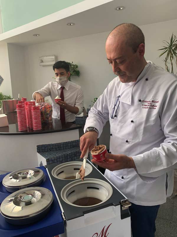 Leonardo La Porta Maestro gelataio del Bar Miretti di Torino alla PerPulire